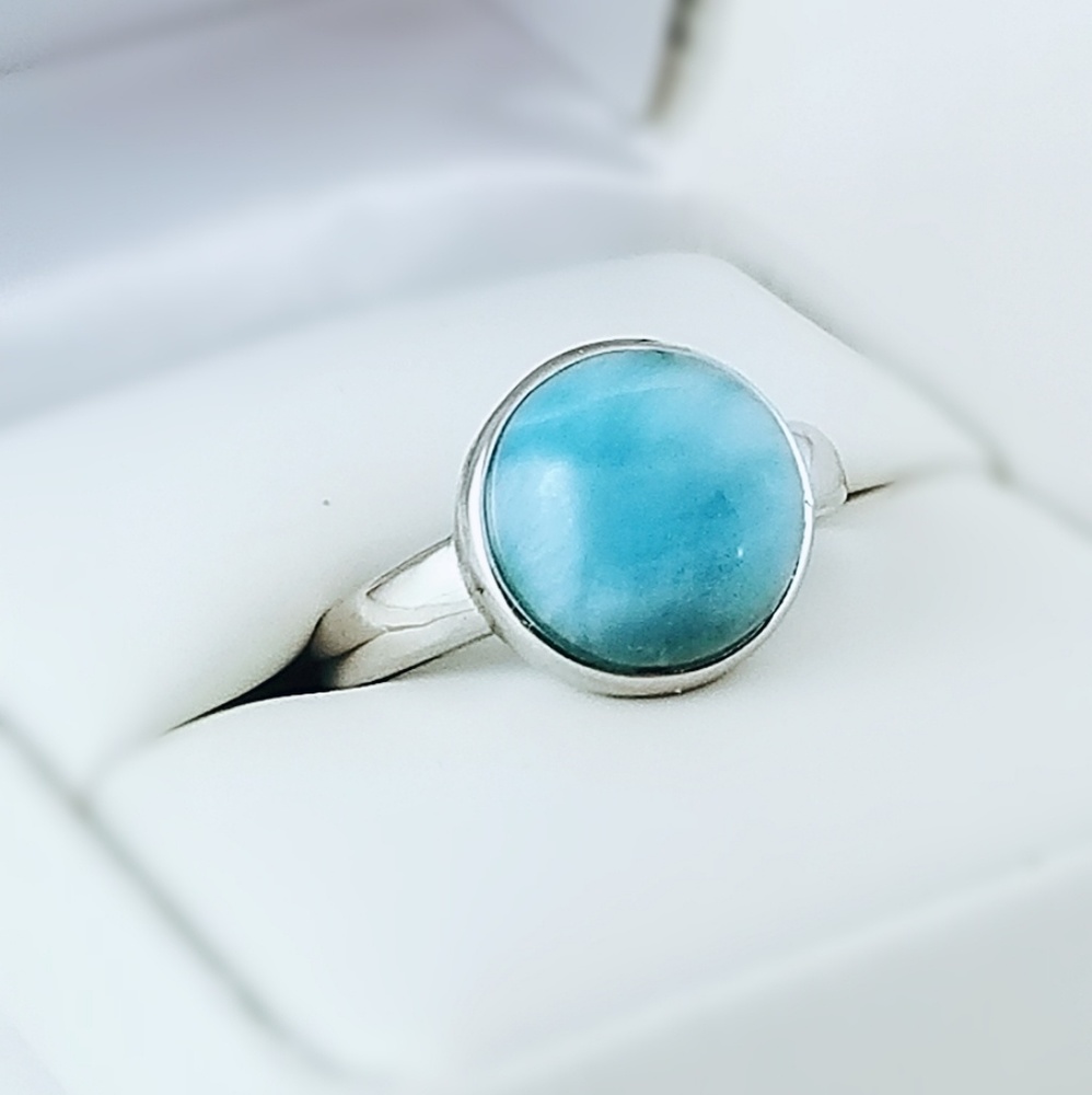 925 Sterling Silver Ring w/ Bezel Set Larimar